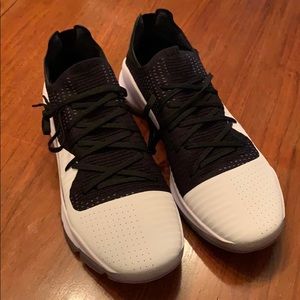 Under Armour Curry 4 Low - NEW